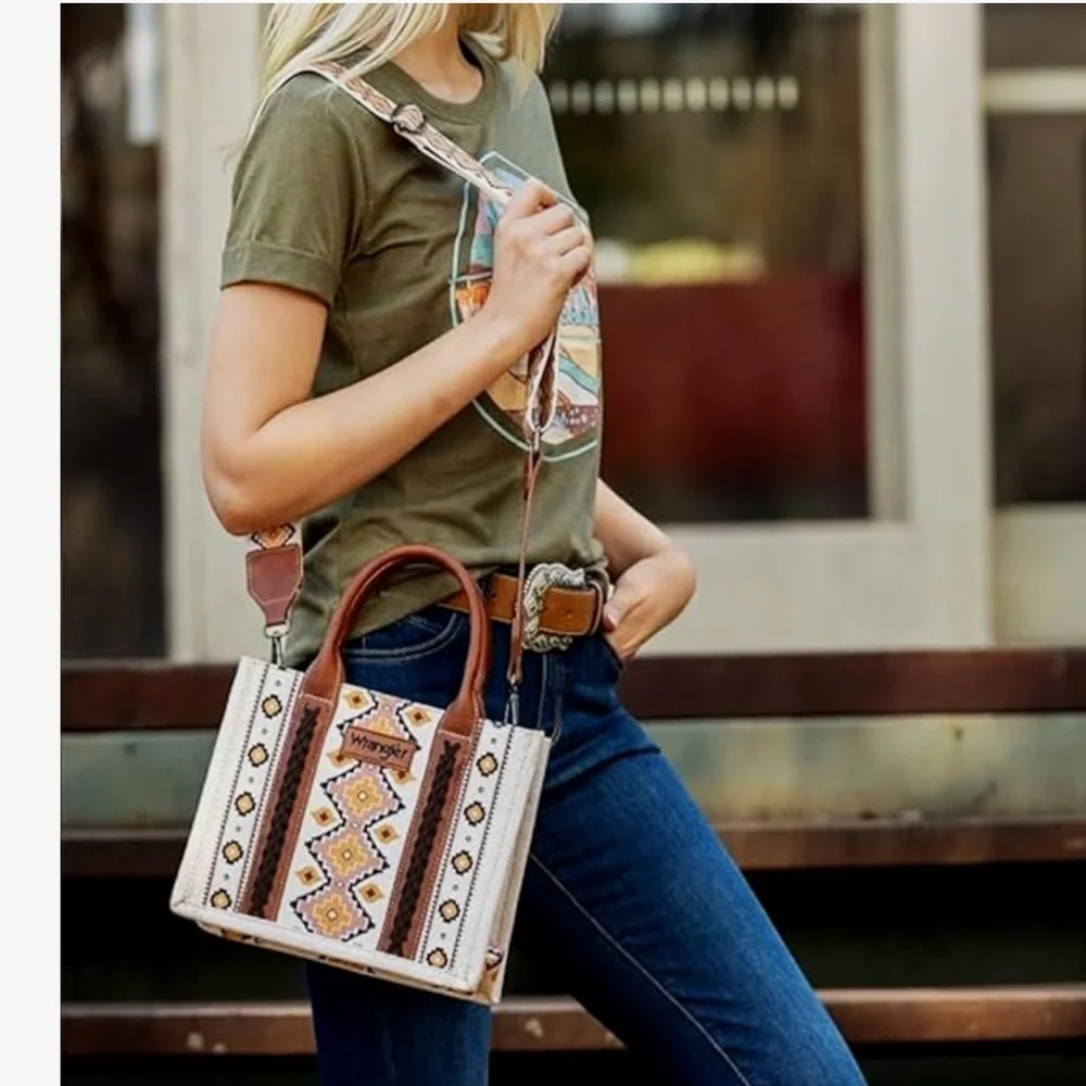 NWT! Wrangler Cream Aztec/Southwestern
Tote Handbag, Crossbody and Storage Bag - Picture 5 of 12